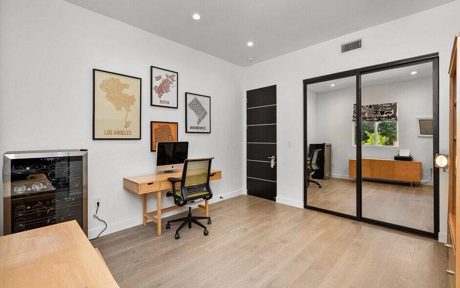 Building Photo - 5541 Matilija Ave