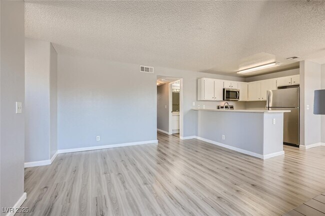 Building Photo - 2977 Juniper Hills Blvd