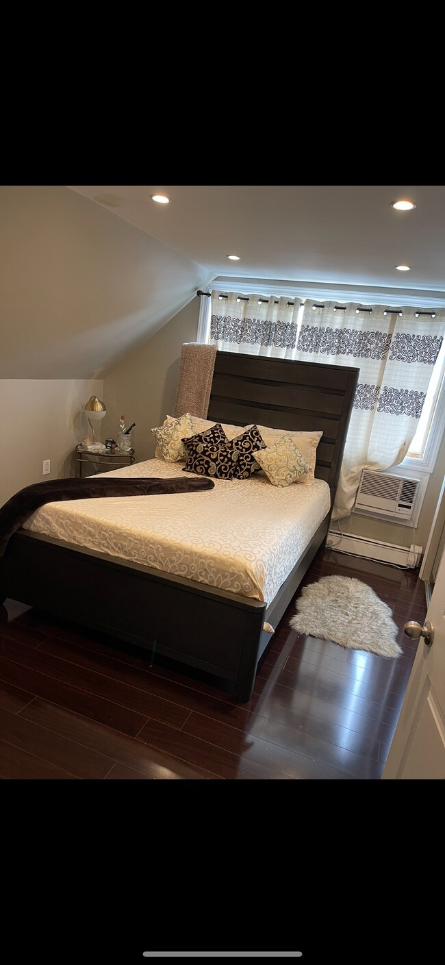 Building Photo - 81 Friendly Rd