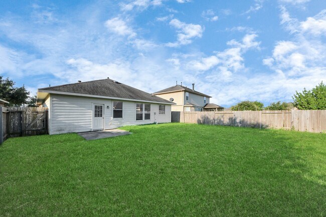 Building Photo - 21738 Sierra Long Dr