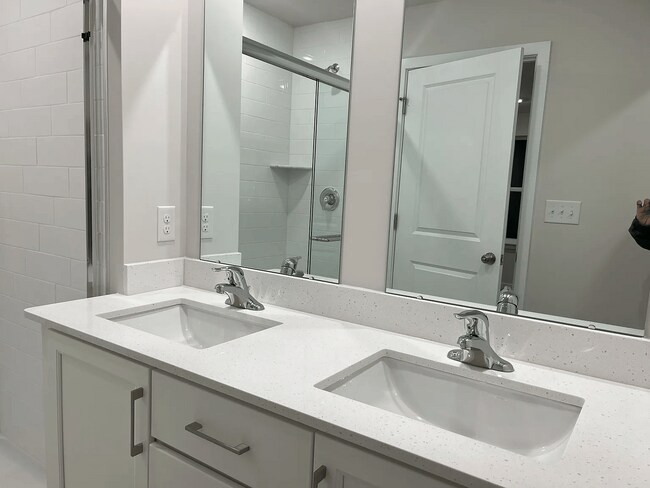 Building Photo - 11 Atkins Dr