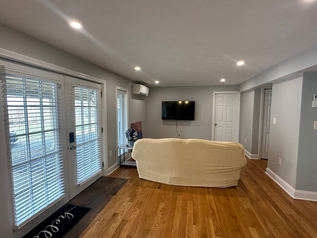 Building Photo - 20 State Park