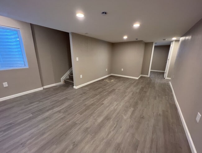 Building Photo - 3 Bed 1 Bath in Denver's Elyria Swansea Neighborhood