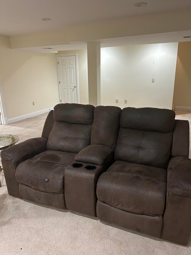 Building Photo - 409 Lawson Dr