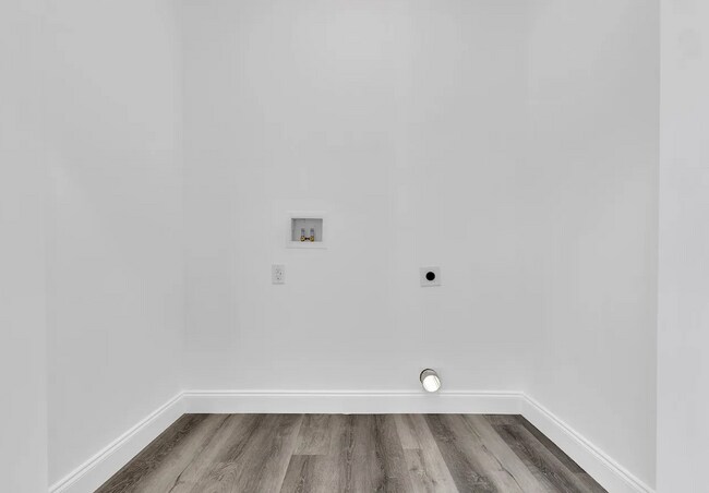 Building Photo - ENJOY LIVING IN A BRAND NEW HOME!!!!