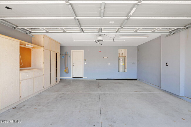 Building Photo - 10616 E Balmoral Ave