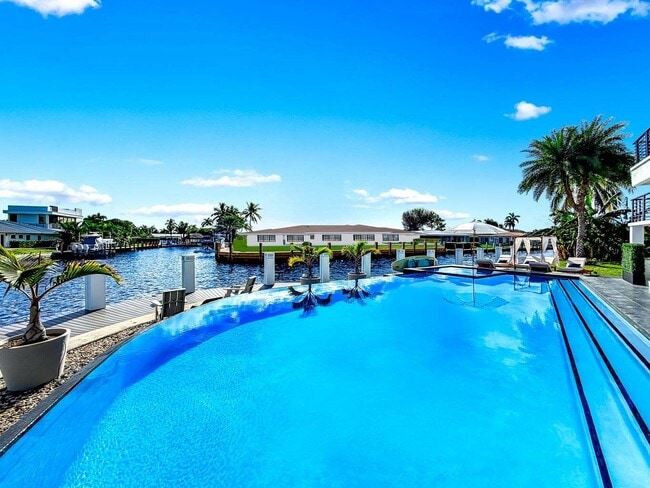 Building Photo - 2628 SE 10th St