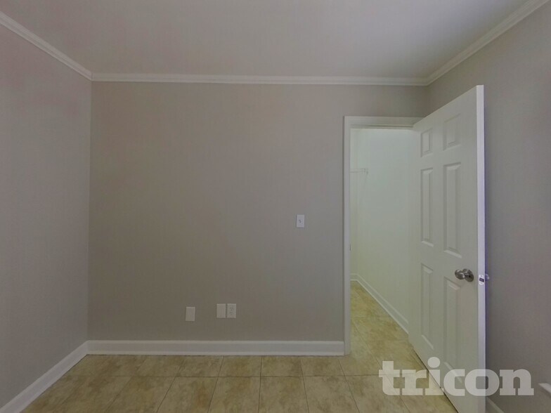 Building Photo - 882 Anchor Way NE