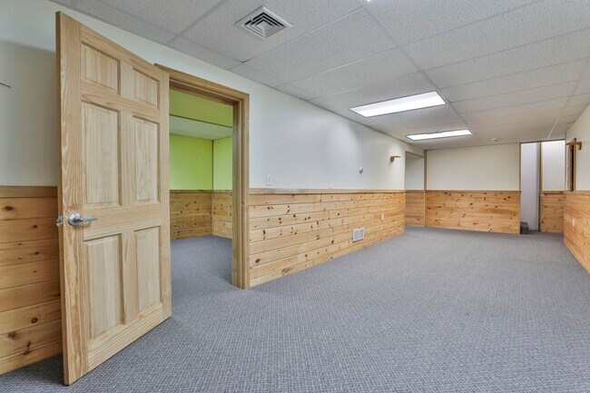 Building Photo - 98 Barbara Ln