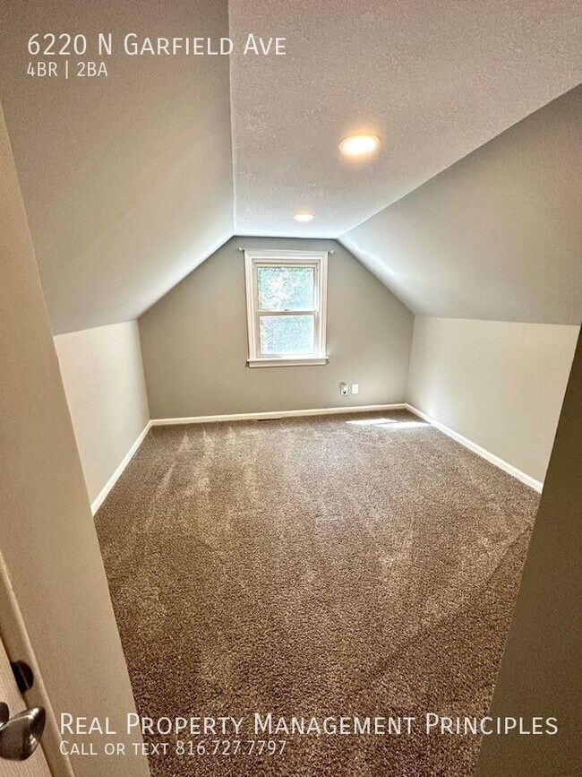 Building Photo - Completely Renovated 4 Bedroom home with b...