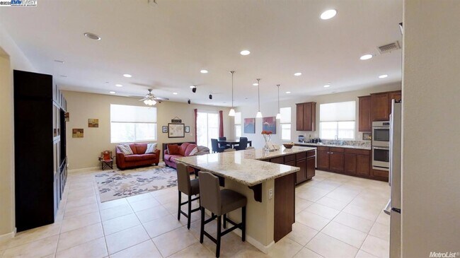 Building Photo - 691 N Oliveto Dr