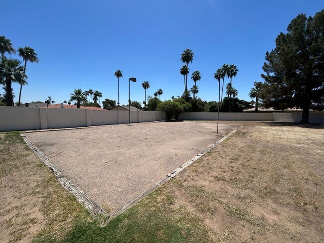 Building Photo - 985 E Campina Ln