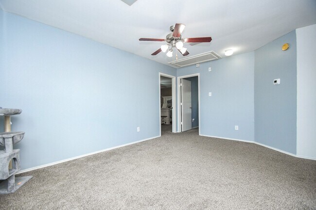 Building Photo - 20506 Lantern Springs Ln