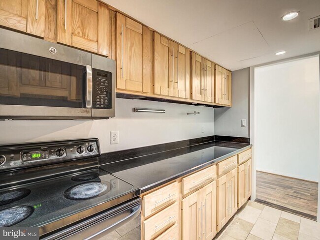 Building Photo - 11400 Washington Plaza W