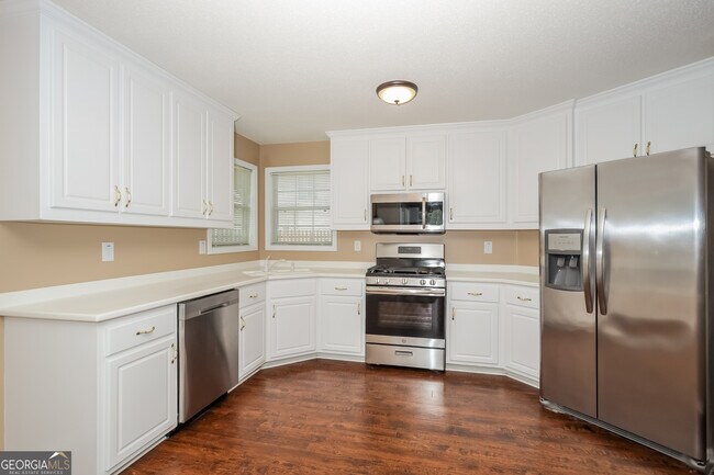 Building Photo - 1352 Vine Cir