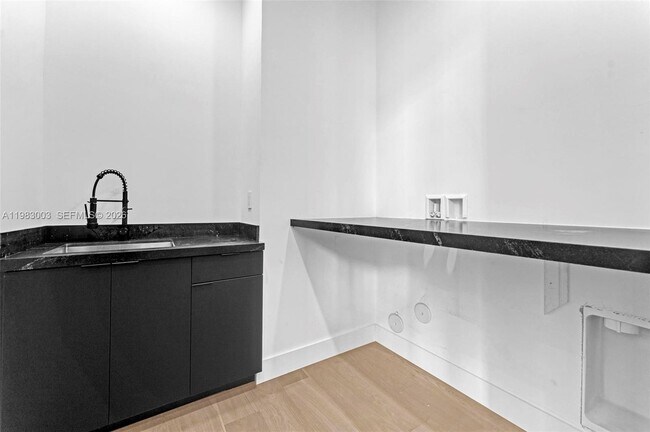 Building Photo - 630 NE 82nd St