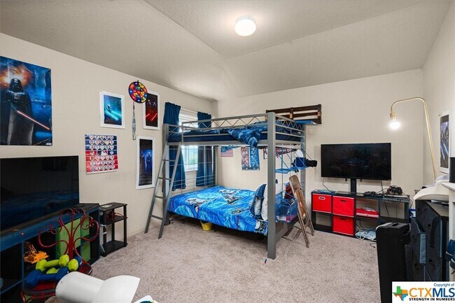 Building Photo - 114 Falcon Dr