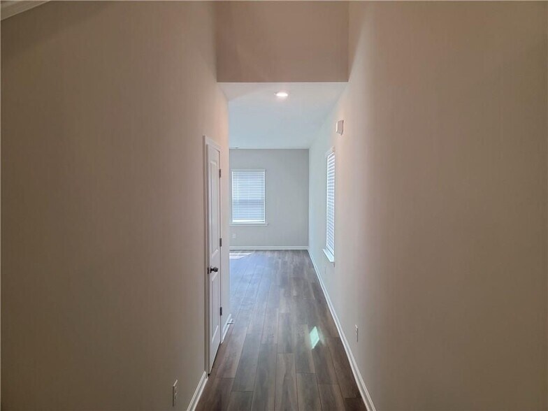 Building Photo - 4217 Waxwing St