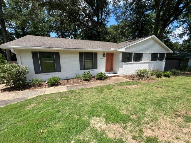 Building Photo - Cary Woods Subdivision