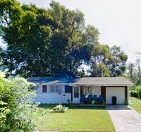 Building Photo - 6118 Cypress Dr