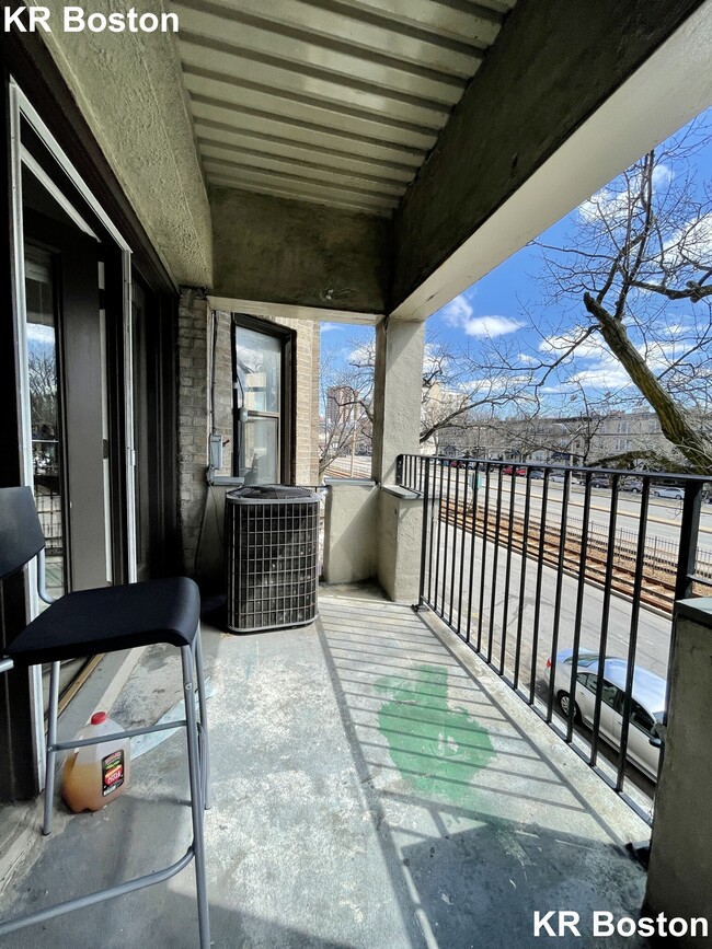 Building Photo - 1139 Commonwealth Ave