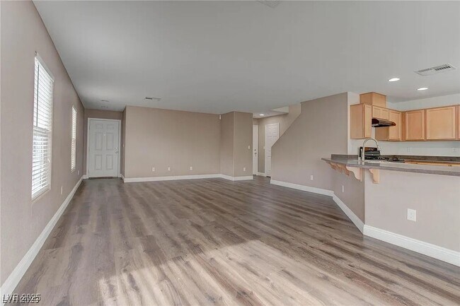 Building Photo - 7021 Town Forest Ave