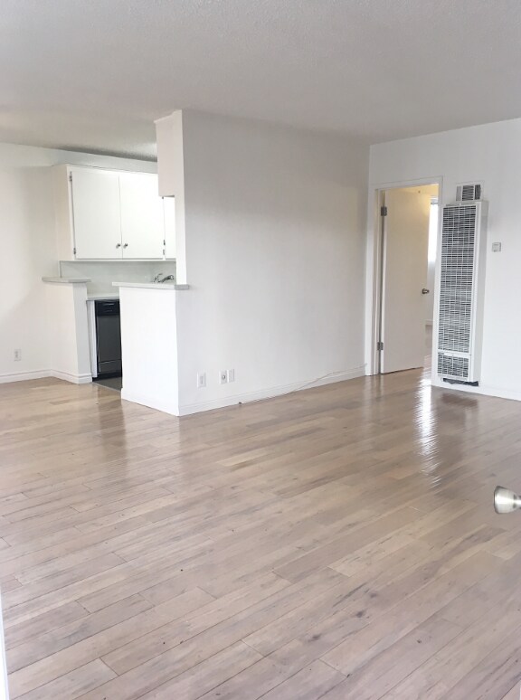Primary Photo - 3438 Mentone Ave