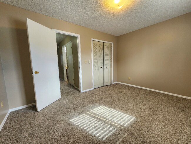 Building Photo - 49-55 Castle Royal Dr