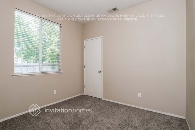 Building Photo - 9396 Lakepoint Dr