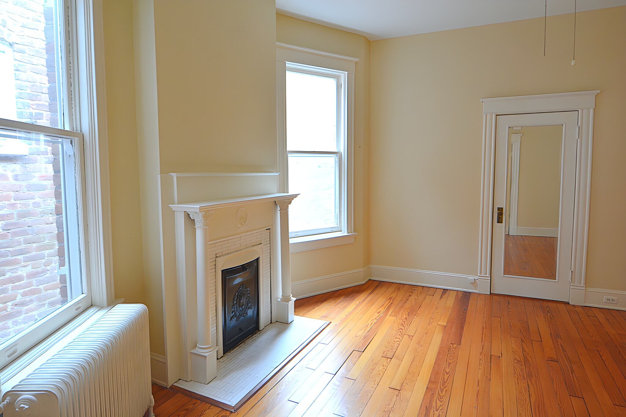 Building Photo - 2025 Grove Ave