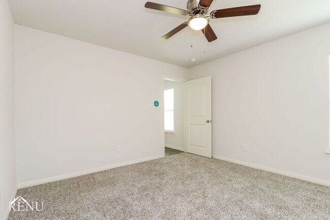 Building Photo - 152 Holster Holw Rd