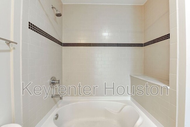 Building Photo - 5925 Almeda Rd