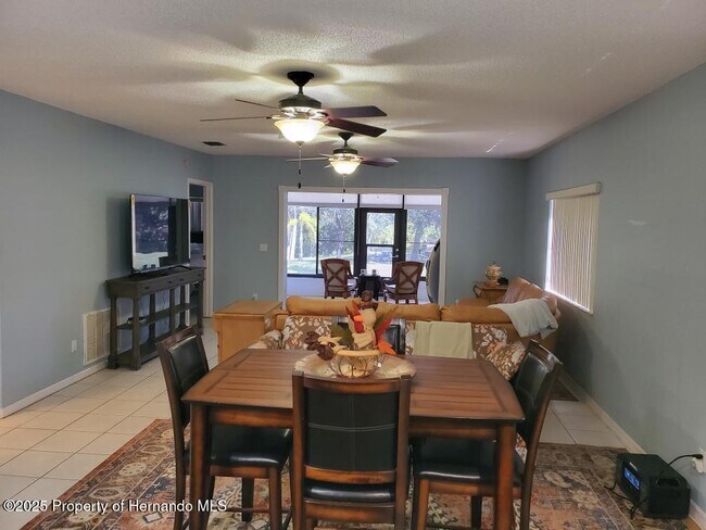 Building Photo - 6630 River Run Blvd