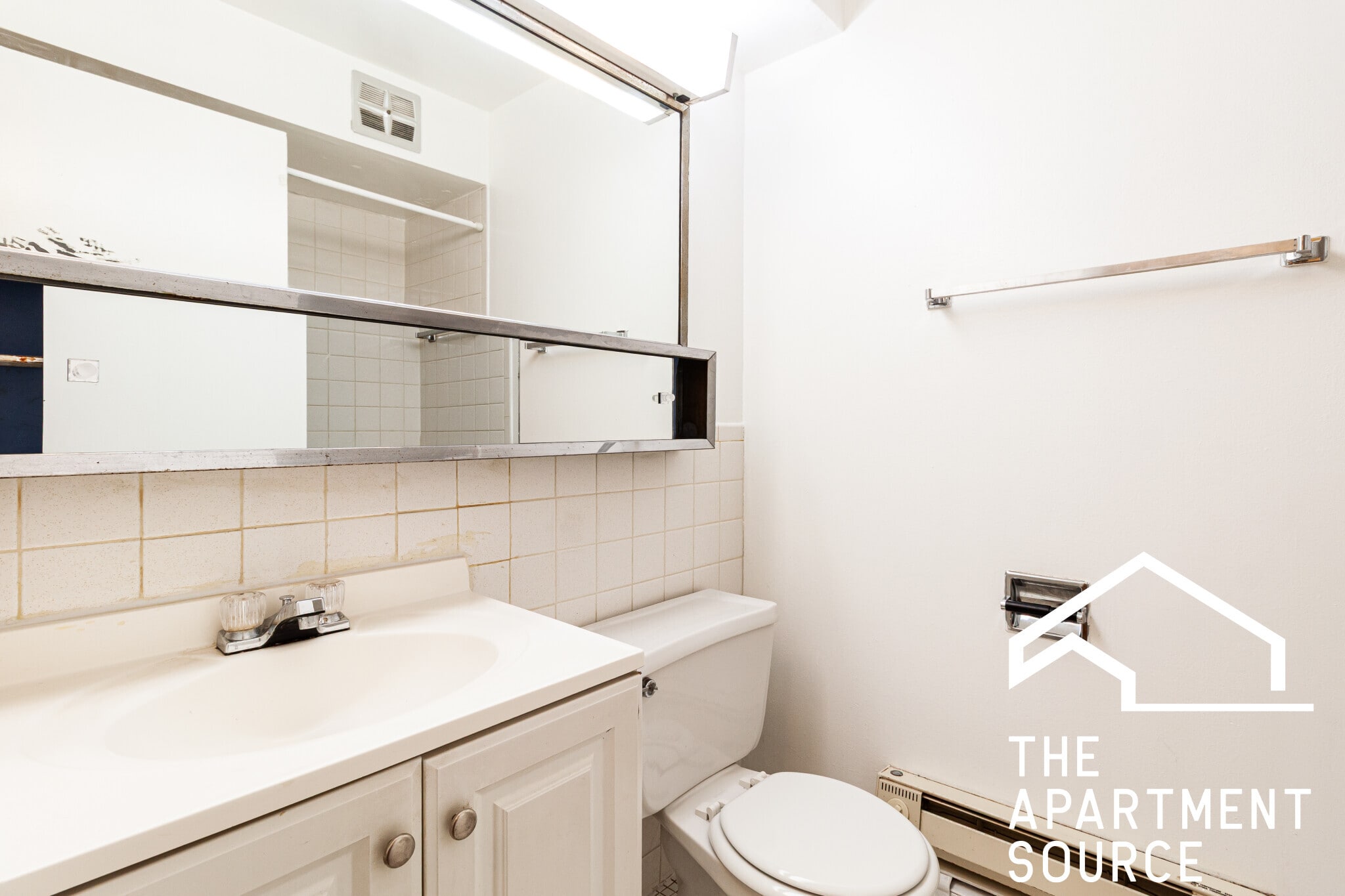 Building Photo - 665 W Wrightwood Ave