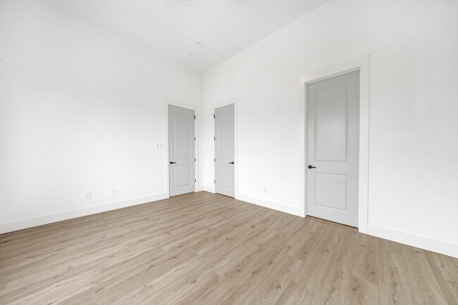 Building Photo - 2311 Solo St
