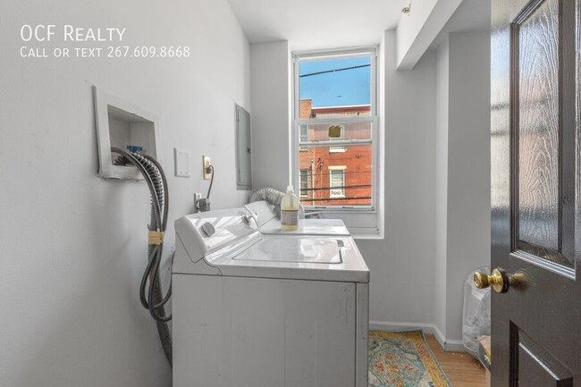 Building Photo - 1401 S 15th St