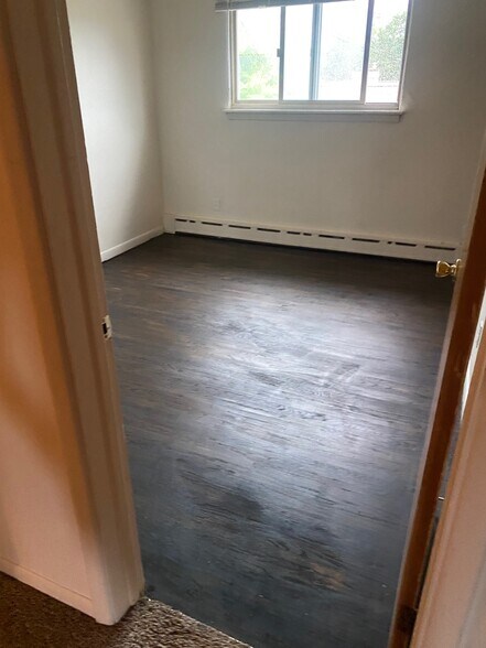 Building Photo - 636 Kenmore Ave