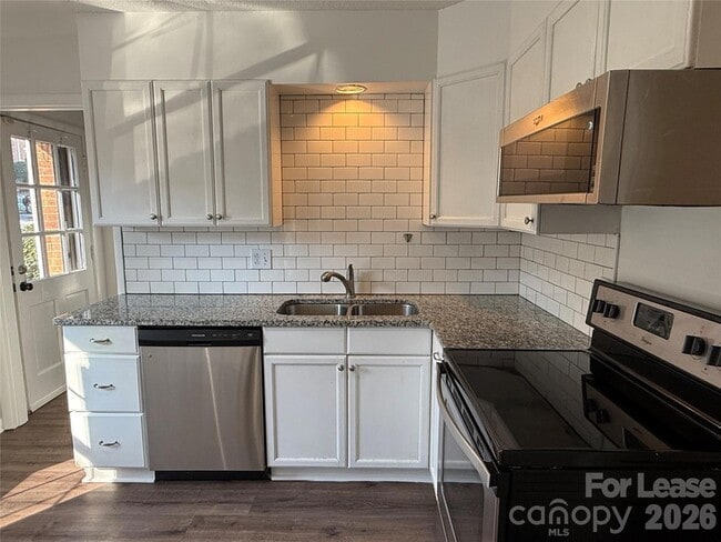 Building Photo - 4605 Hedgemore Dr