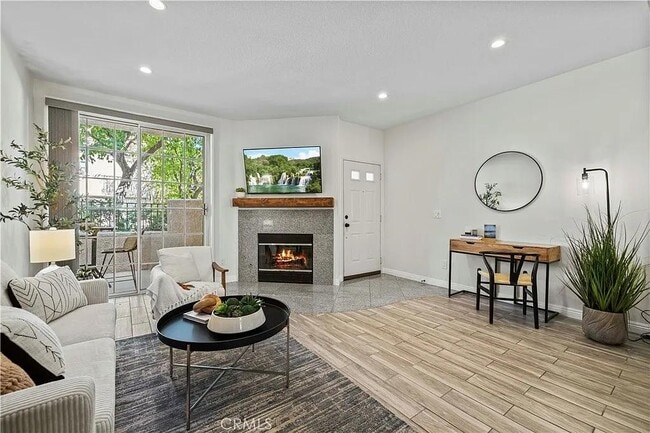 Building Photo - 24143 Del Monte Dr.