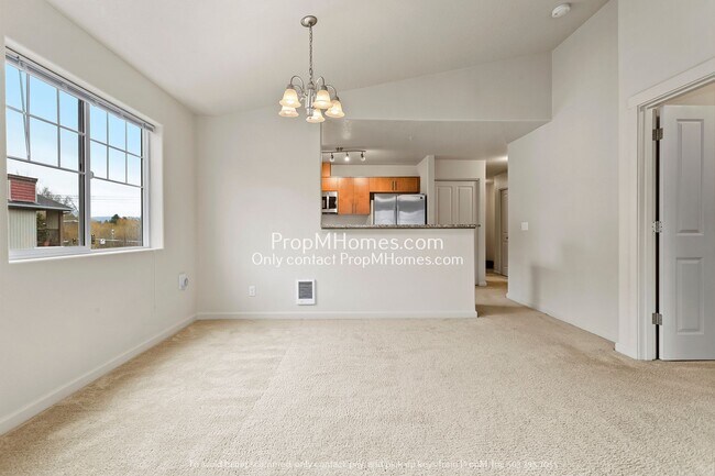 Building Photo - 10834 NE Holly St