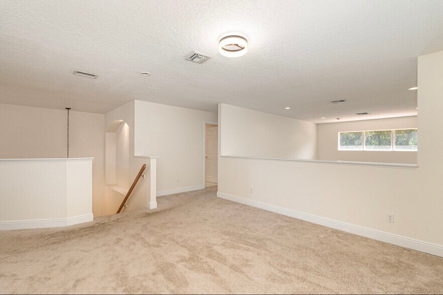 Building Photo - 8410 Maria Ct