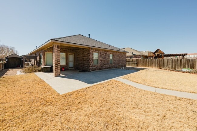 Building Photo - 3906 Oporto St