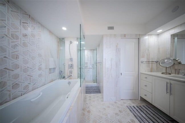 Building Photo - 770 S Palm Ave