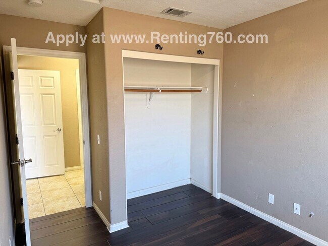 Building Photo - Modern 4 Bedroom 2 Bathroom Home