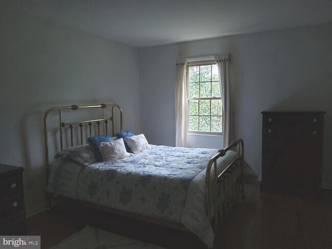 Building Photo - 404 Cranberry Ln