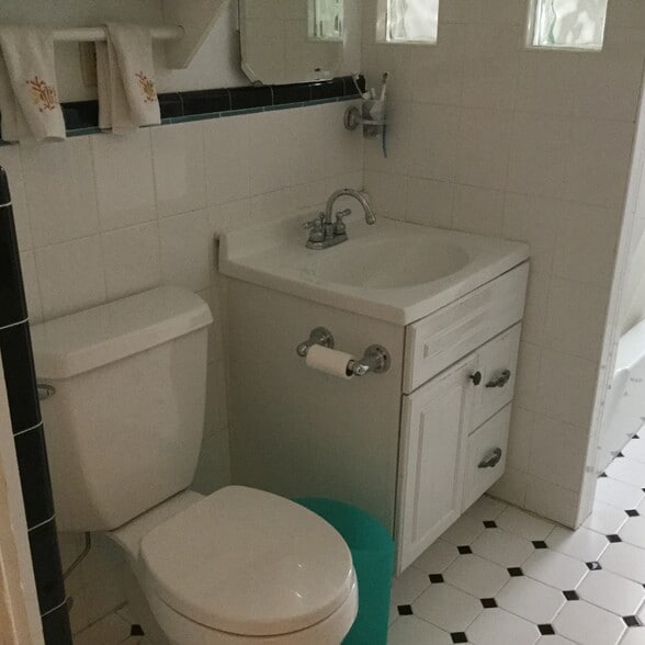 Bathroom - 8 Amory St