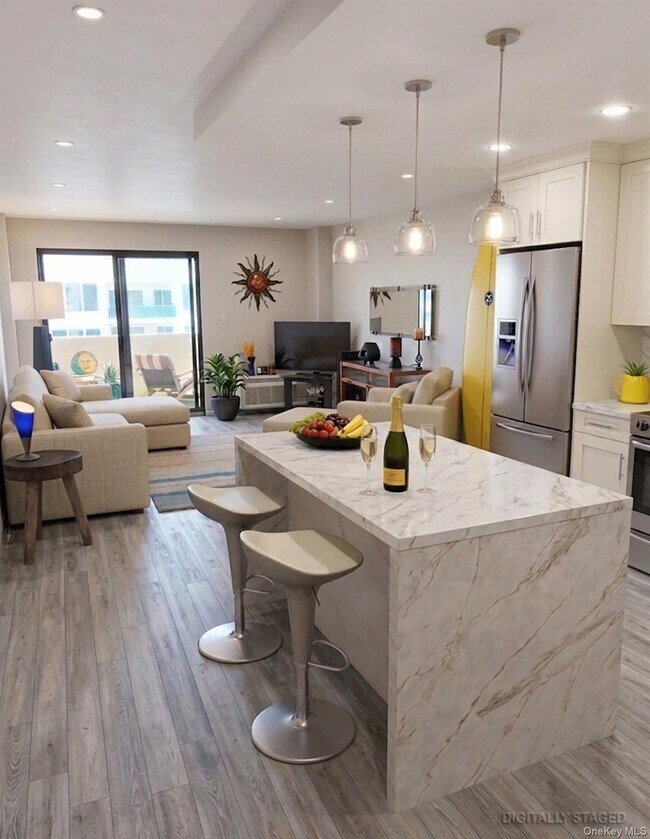 Building Photo - 360 Shore Rd