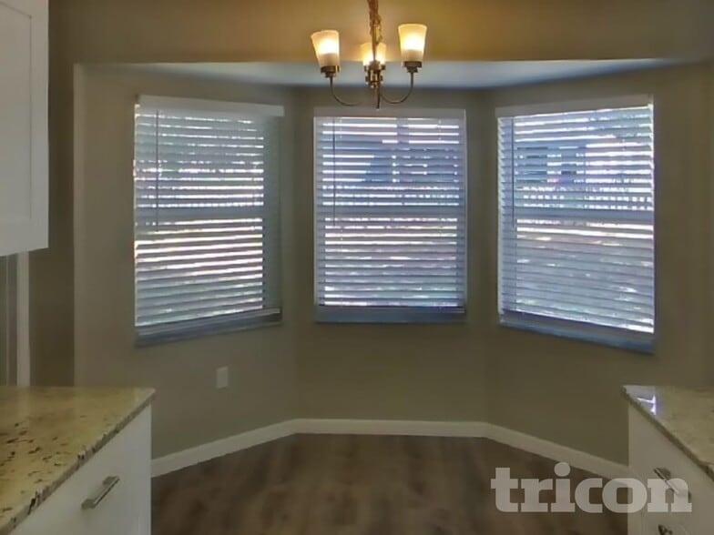 Building Photo - 12285 Villa Rd