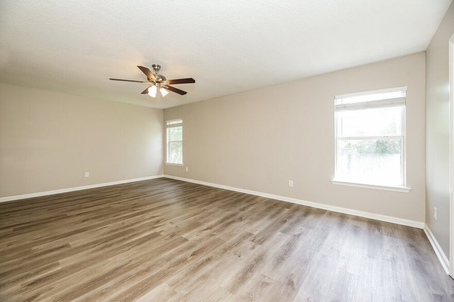 Building Photo - 12290 Lawson Creek Dr