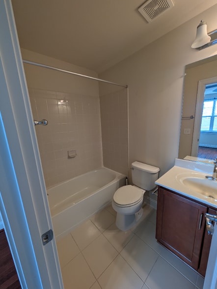 Building Photo - 9442 Canonbury Square